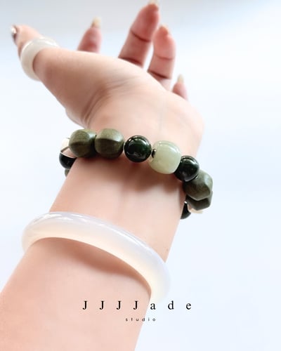 T339 抵曉 | 和田玉合香珠手串17