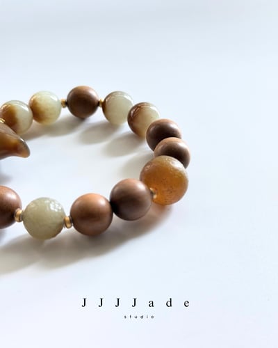 T350 啄歲 | 和田玉老山檀手串3