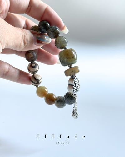 T306 絳玄 | 和田玉手串4