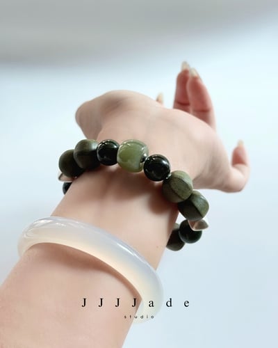 T339 抵曉 | 和田玉合香珠手串11