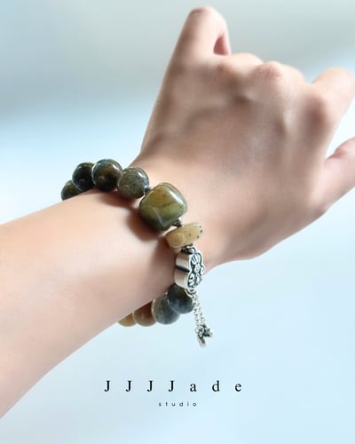 T306 絳玄 | 和田玉手串5