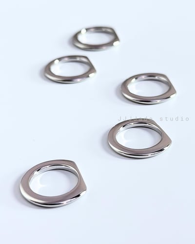 J04  D-SHAPED RING | D型銀戒1