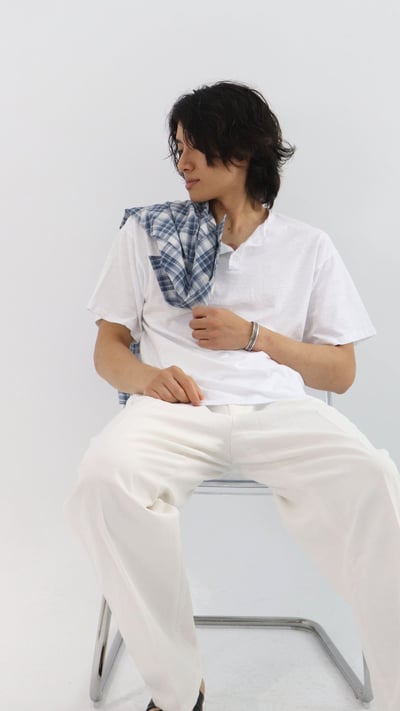 舒適開襟圓領素T2