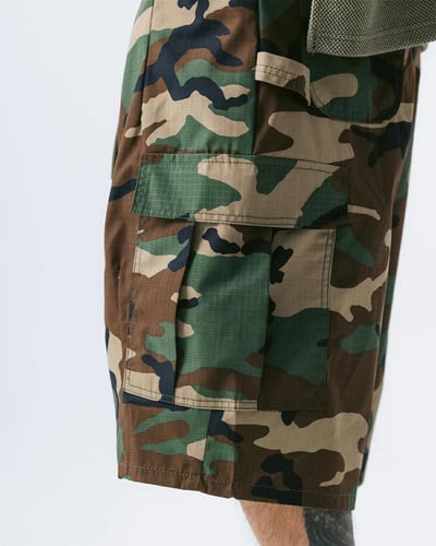 Oversized Camo Cargo Shorts6