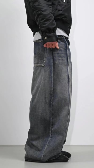 3D Cut Loose Fit Jeans1