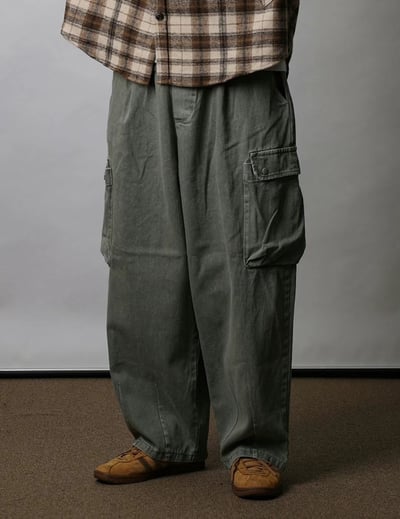 Baggy Drop-Cargo Trousers2