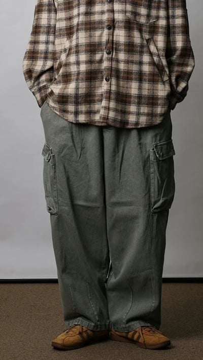 Baggy Drop-Cargo Trousers1