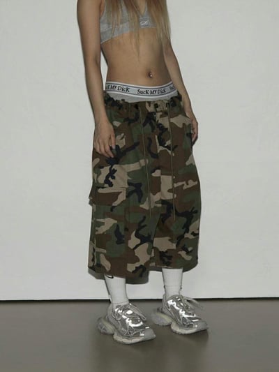 Oversized Camo Cargo Shorts2