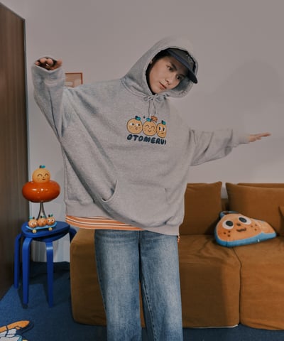 綻放的桔利 刷毛帽tee17