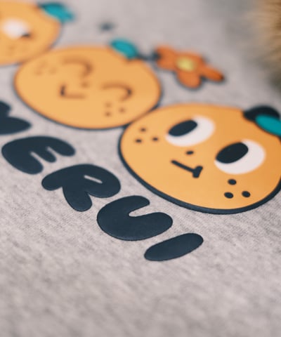 綻放的桔利 刷毛帽tee2