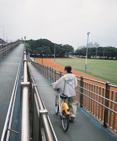 Keep going 防曬防潑水輕量外套 淺灰14
