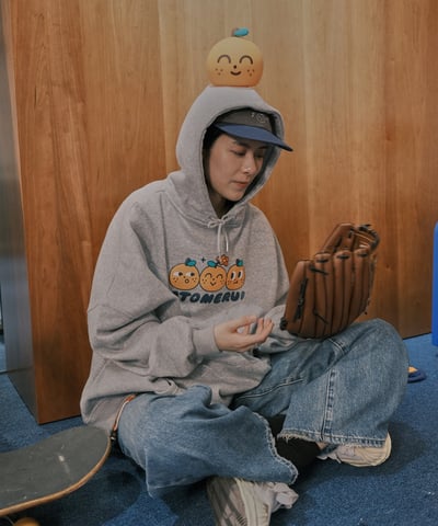 綻放的桔利 刷毛帽tee10