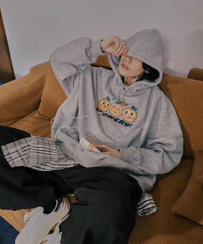 綻放的桔利 刷毛帽tee3