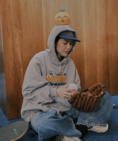 綻放的桔利 刷毛帽tee9