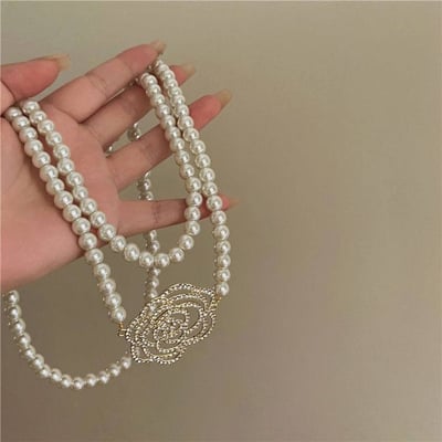 女王專屬  溫柔法式復古金屬鑲鑽玫瑰珍珠項鍊 加氣質珍珠山茶花耳環套組7