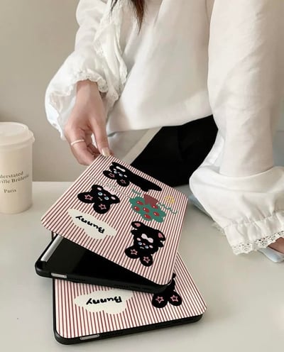 可愛邦尼兔 調皮小黑兔療癒系條紋平板保護套5