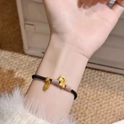 馬上有錢｜招財小馬紅繩手鍊 可調節手工編織・本命年轉運必備7