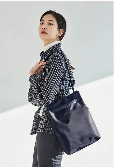 簡約百搭大容量防震防潑水電腦包6