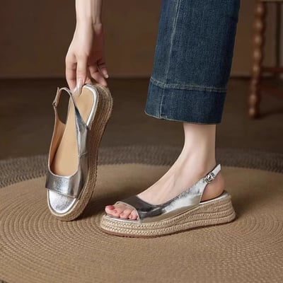 夏季新款厚底一字扣草編露趾涼鞋3