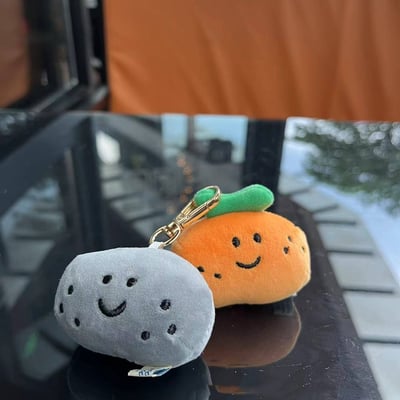 濟州島好朋友限定  橘子跟石頭吊飾2