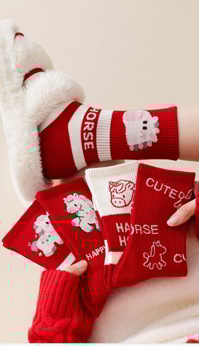 屬馬必收  可愛小馬年紅色中筒襪 日系卡通小馬 秋冬百搭女襪5雙組2