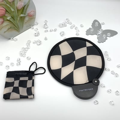 出門包包必備的小東西 一秒打開太方便   黑白系列折疊扇3