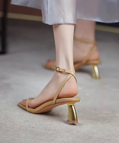 溫柔飄仙氣一字粗跟涼鞋  38現貨免運3