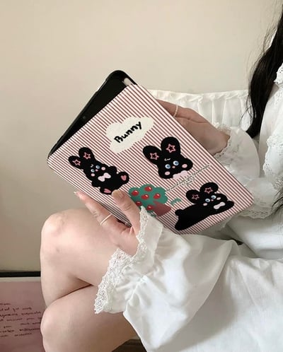 可愛邦尼兔 調皮小黑兔療癒系條紋平板保護套3