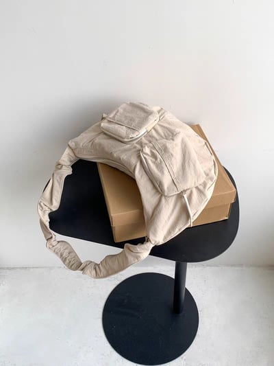 夏季必入！皺褶雲朵單肩包7