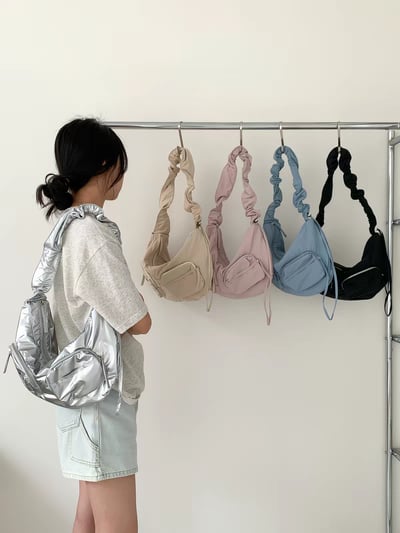 夏季必入！皺褶雲朵單肩包1