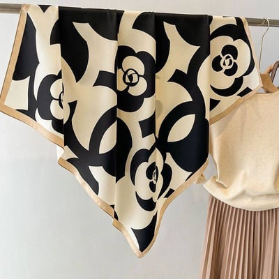 交叉玫瑰新款花絲質方巾6