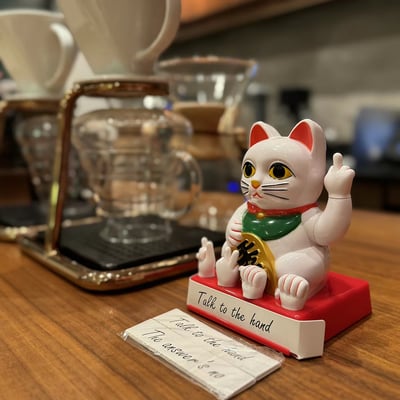 不爽也要招財 LUCKYCAT 搞怪豎中指招財貓擺件4
