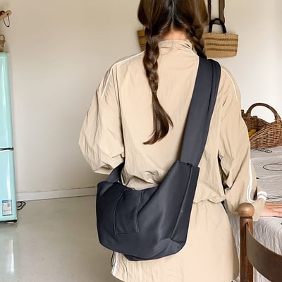 韓系Hug Bag擁抱包 可愛斜背綁帶餃子包 懶人出門神包13