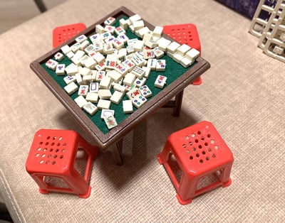 【無聊就來開桌】 迷你麻將小擺件｜一桌四椅一整套能打 居家解悶神器1