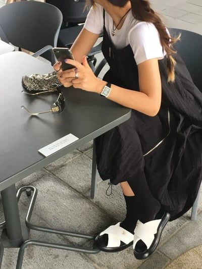 韓系chic設計感露背吊帶連衣裙6