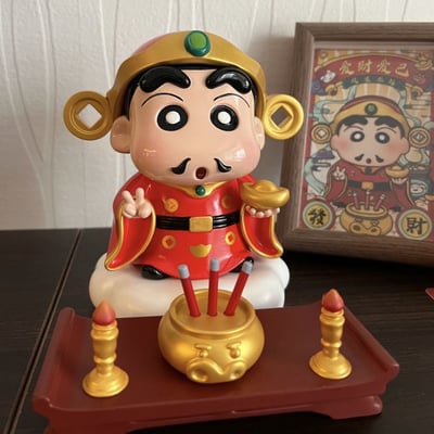 新年限定來財啦！蠟筆小新財神擺件1