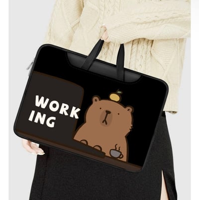 卡皮巴拉工作中 辦公室水豚黑色多功能旅行電腦包2