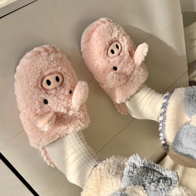 買一送一  小豬造型情侶保暖毛毛拖鞋4