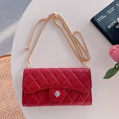 剛下線最新款時髦精必收  魚子醬皮革山茶花手機斜背包7