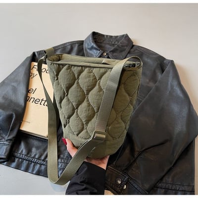 秋冬新款菱格棉感水桶包 小眾溫柔斜背單肩包4