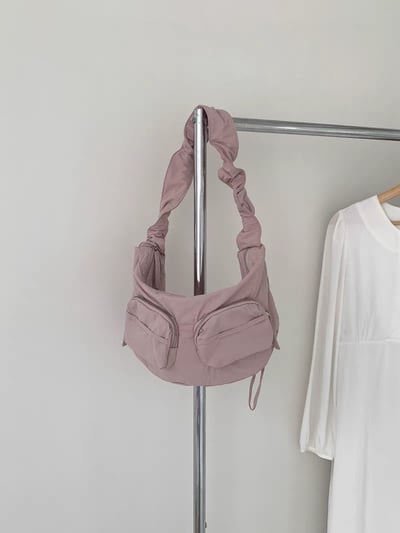 夏季必入！皺褶雲朵單肩包6