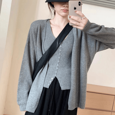 秋冬必備的軟萌穿搭 《溫柔軟糯兩件套》 韓系針織開衫＋排扣背心套裝10