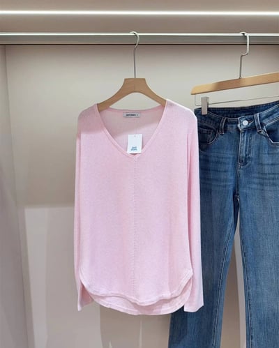 極簡秋日必備 V領弧度針織衫3