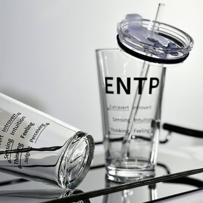 MBTI 冰感玻璃杯 你的個性專屬飲品杯3