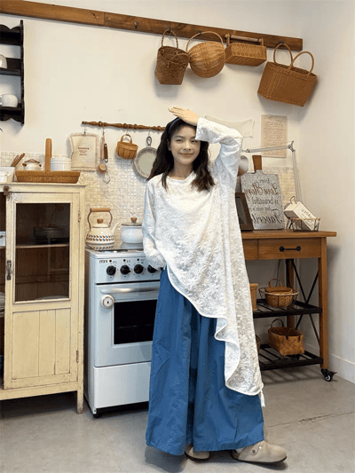 日系復古感不規則下擺蕾絲上衣4