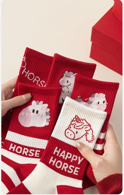 屬馬必收  可愛小馬年紅色中筒襪 日系卡通小馬 秋冬百搭女襪5雙組1