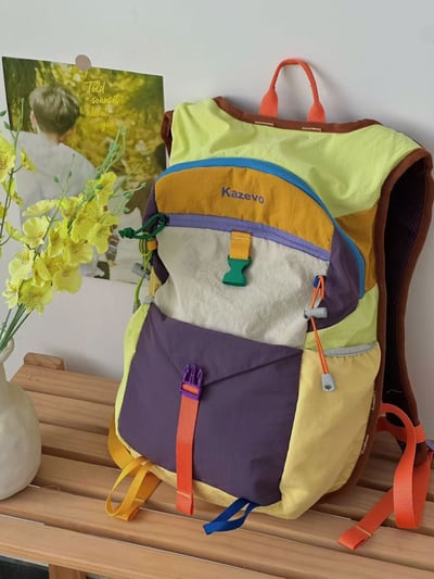 俏皮拼色防水登山包 輕量雙肩背包 旅行休閒大容量背包1