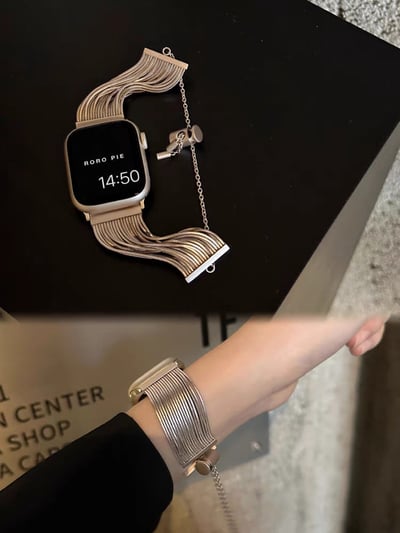流蘇設計感金屬蘋果錶帶6
