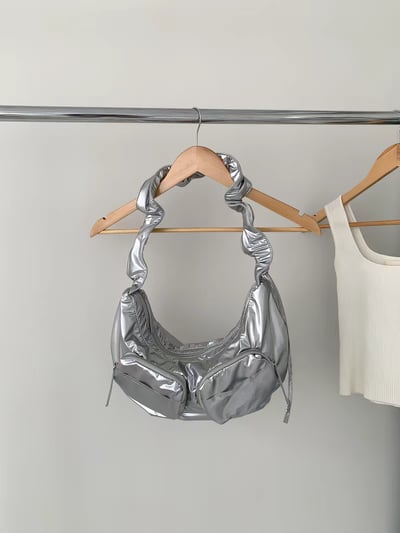 夏季必入！皺褶雲朵單肩包8