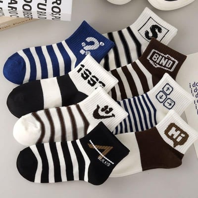 8雙組中大男童字母兒童短襪4